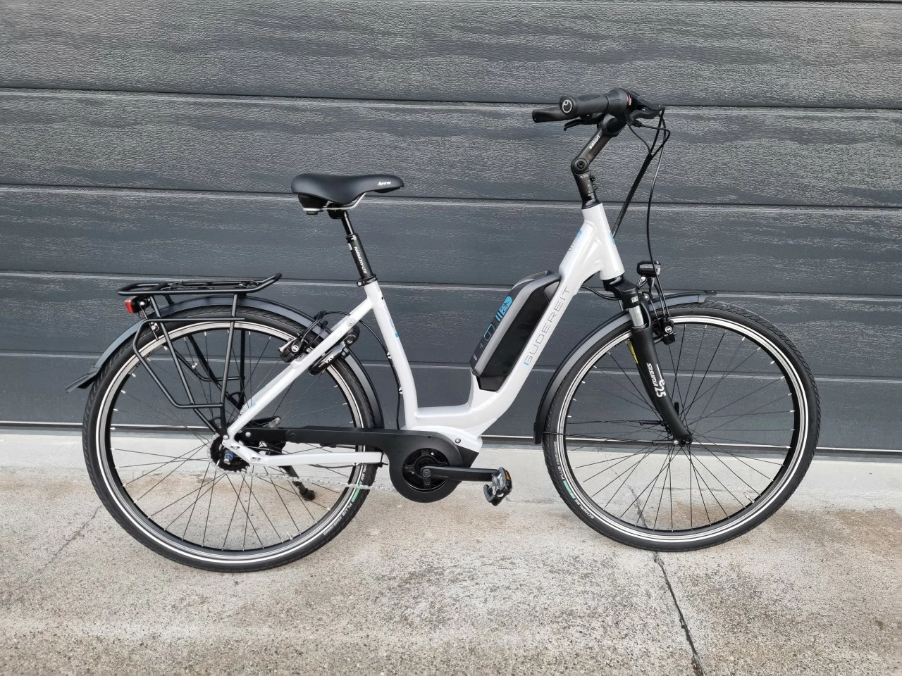 GUDEREIT EC-5 RT Einrohr 50 Cm Hellgrau Glanz 500 WH 2022 1 GUDEREIT EC-5 RT Einrohr 50 Cm Hellgrau Glanz 500 WH 2022