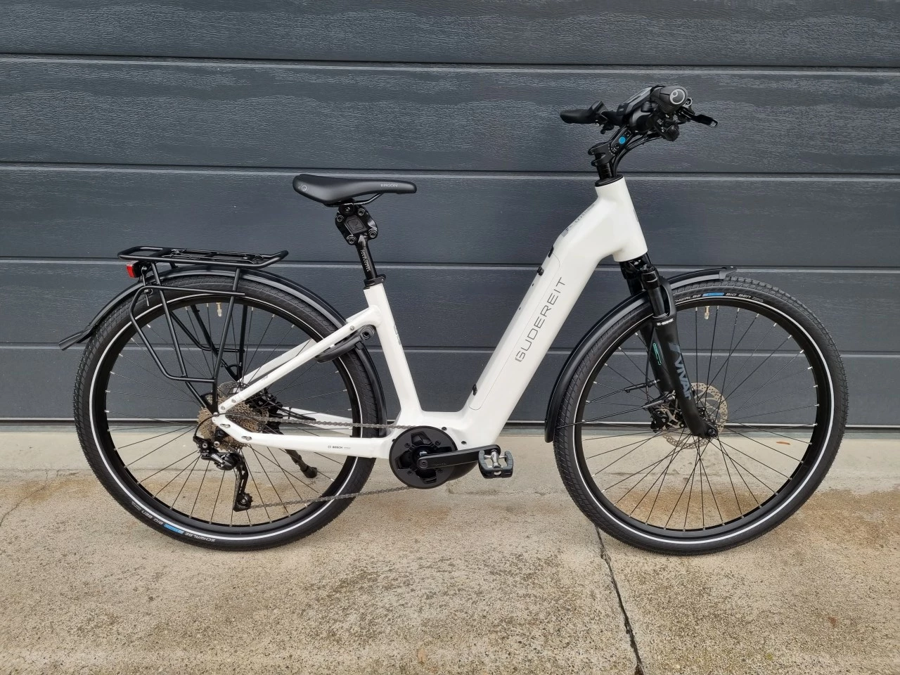 GUDEREIT ET-7.5 Einrohr 45 Cm Weiß Glanz 625 WH 1 GUDEREIT ET-7.5 Einrohr 45 Cm Weiß Glanz 625 WH