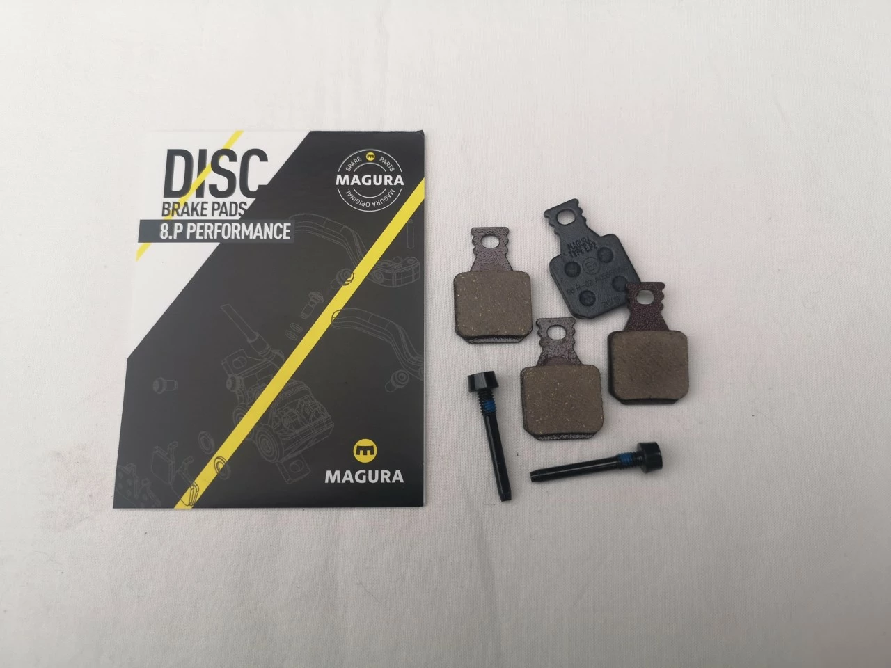 Magura Bremsbelag 8.P, Performance, Grau, Mit 2 Belaghalteschrauben 2 Magura Bremsbelag 8.P, Performance, Grau, Mit 2 Belaghalteschrauben – Bild 2